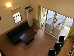 Guests & Dogs House Hale Ilio