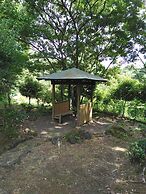 Guests & Dogs House Hale Ilio