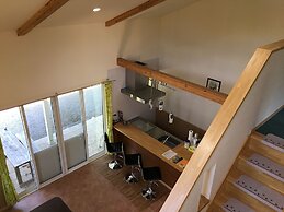 Guests & Dogs House Hale Ilio