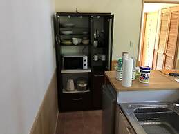 Guests & Dogs House Hale Ilio