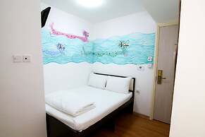 Elog Inn Fest at Lucky House