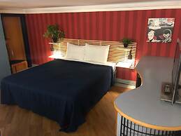 Santa Maria La Nova 21 B&B