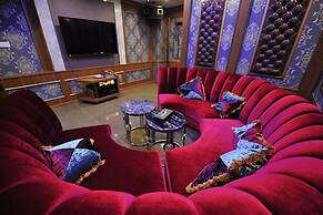 Royal Mountain Hotel