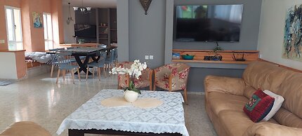 Villa & Lode Bat Galil