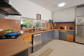 Villa & Lode Bat Galil