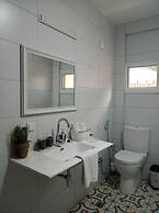 Villa & Lode Bat Galil