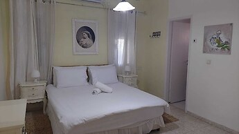 Villa & Lode Bat Galil