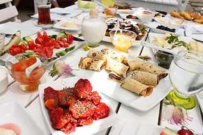 Alacati Lucky Angel Hotel