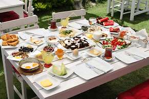 Alacati Lucky Angel Hotel