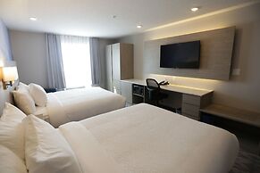 Days Inn by Wyndham Calgary North Balzac