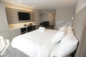 Days Inn by Wyndham Calgary North Balzac