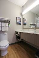 Days Inn by Wyndham Calgary North Balzac