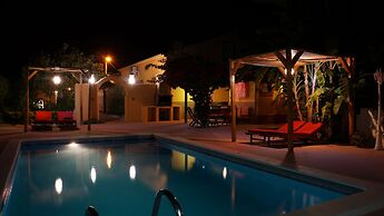 Inn Seventies Cheap & Chic II