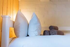 Trails End Bike Hotel