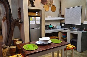 Foxy Crocodile Bush Lodge & Kruger Safari's - No Loadshedding