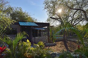 Foxy Crocodile Bush Lodge & Kruger Safari's - No Loadshedding