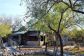 Foxy Crocodile Bush Lodge & Kruger Safari's - No Loadshedding