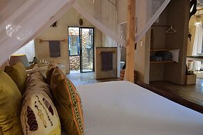 Foxy Crocodile Bush Lodge & Kruger Safari's - No Loadshedding