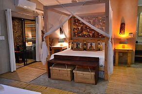 Foxy Crocodile Bush Lodge & Kruger Safari's - No Loadshedding