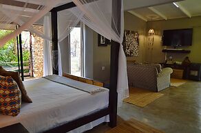 Foxy Crocodile Bush Lodge & Kruger Safari's - No Loadshedding