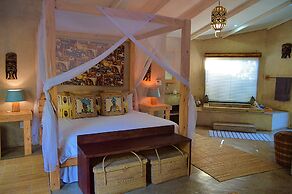 Foxy Crocodile Bush Lodge & Kruger Safari's - No Loadshedding