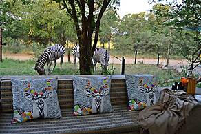 Foxy Crocodile Bush Lodge & Kruger Safari's - No Loadshedding