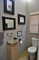 Foxy Crocodile Bush Lodge & Kruger Safari's - No Loadshedding