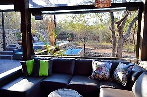 Foxy Crocodile Bush Lodge & Kruger Safari's - No Loadshedding