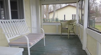 Maple Grove Cottages