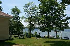 Maple Grove Cottages