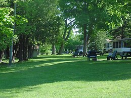 Maple Grove Cottages