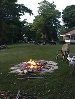 Maple Grove Cottages