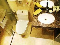 GreenTree Inn Qingdao Development District SDUST Express Hotel