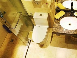 GreenTree Inn Qingdao Development District SDUST Express Hotel