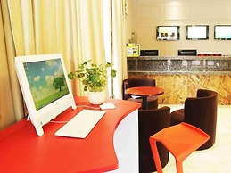 GreenTree Inn Qingdao Development District SDUST Express Hotel