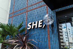 Hotel She, Osaka