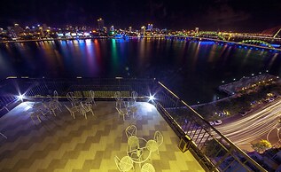 Pariat River Front Hotel