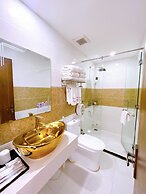 Pariat River Front Hotel