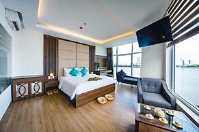 Pariat River Front Hotel