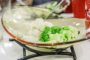 Pariat River Front Hotel