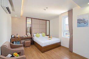 Pariat River Front Hotel