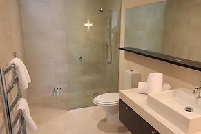 Lakeshore Springs Apartments