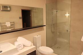 Lakeshore Springs Apartments