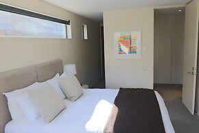 Lakeshore Springs Apartments