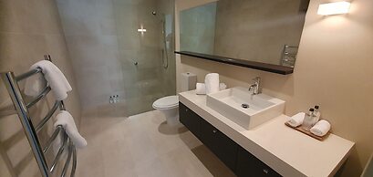 Lakeshore Springs Apartments