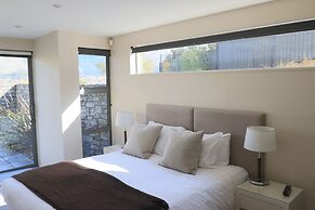 Lakeshore Springs Apartments