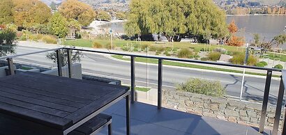 Lakeshore Springs Apartments