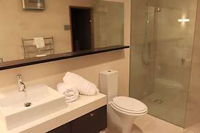 Lakeshore Springs Apartments