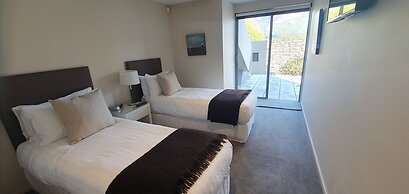 Lakeshore Springs Apartments