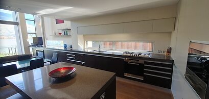 Lakeshore Springs Apartments